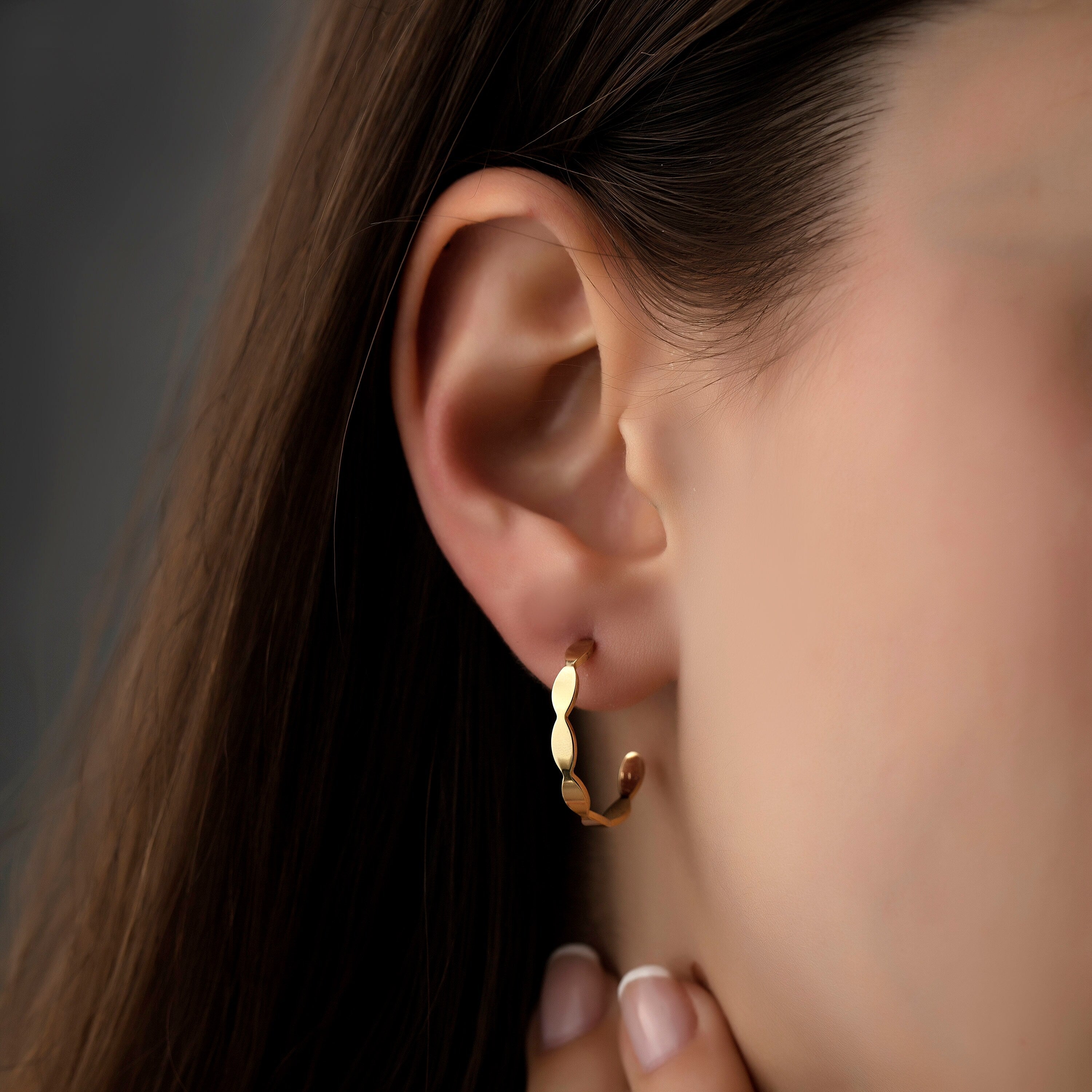 14K Gold Minimal Shallot Stud Earrings Hems Jewellery 