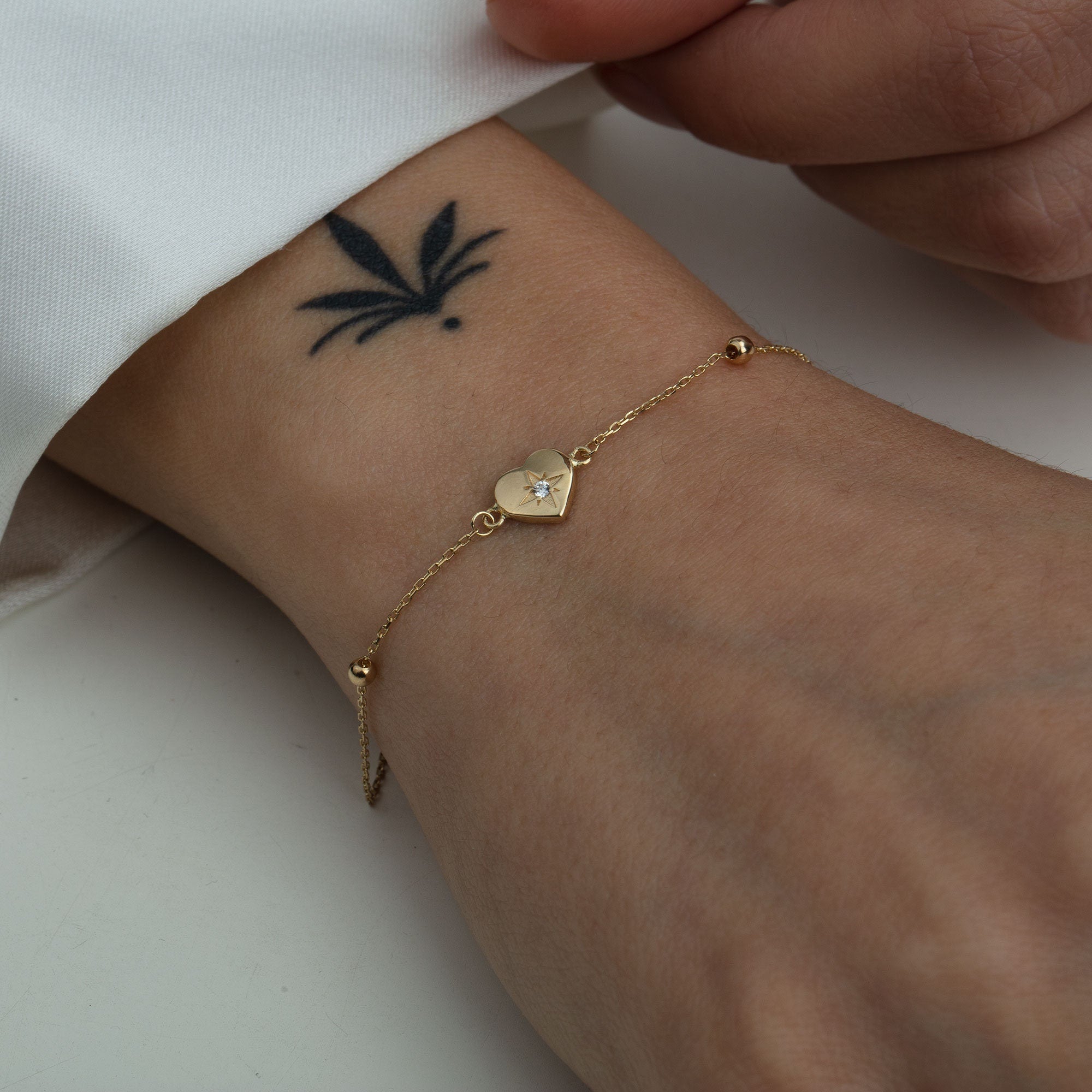 14K Gold North Star with Heart Bracelet Hems Jewellery 