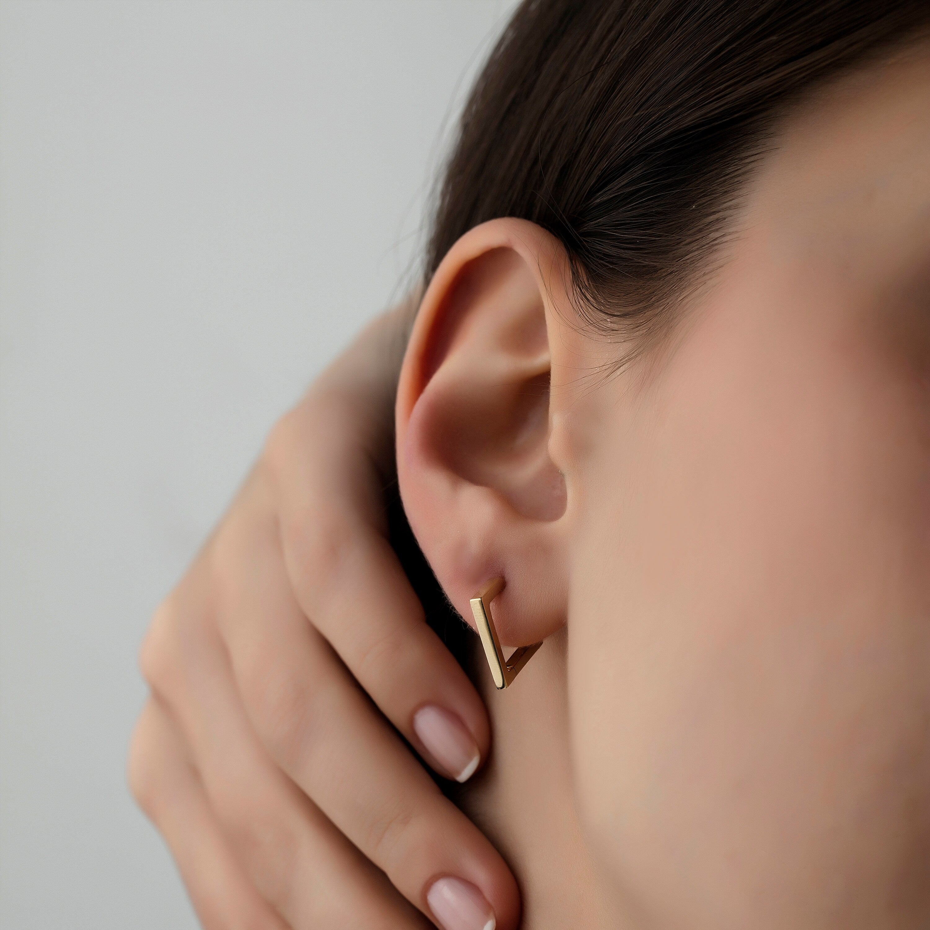 14K Gold Triangle Flat Earrings Hems Jewellery 
