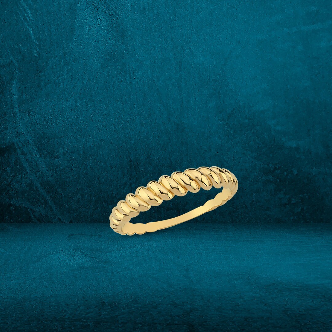 14k Gold Thin Croissant Ring Hems Jewellery 